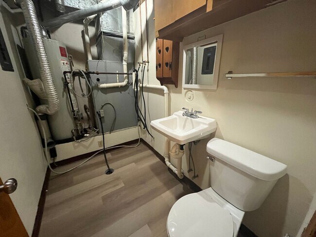 Foto del edificio - 811-813 W Adler Rd