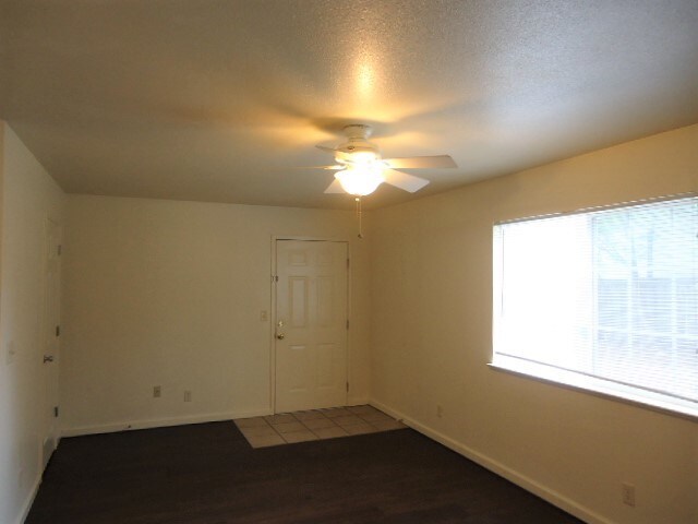 Photo - 925 Oak Lawn Ave