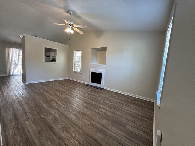 Foto del edificio - 400 Winners Cir S