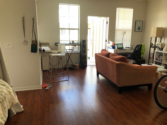 Foto del edificio - 860 N Orange Ave