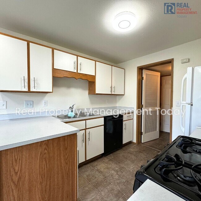 Building Photo - 838-840 4th Ave N Kent, WA 98032