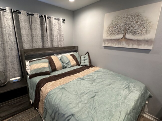 Foto del edificio - 1723 Cedar Ave