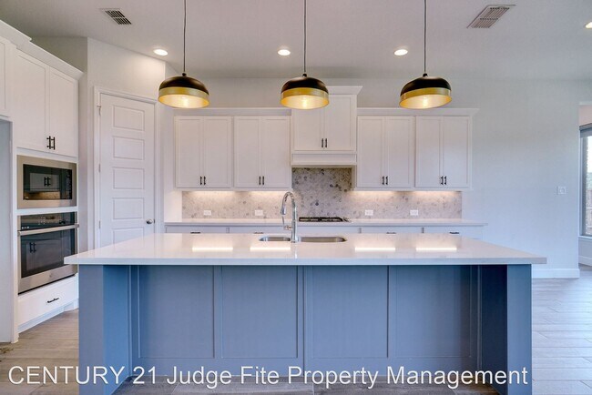 Foto del edificio - 4 br, 3.5 bath House - 909 Quail Hollow Av...