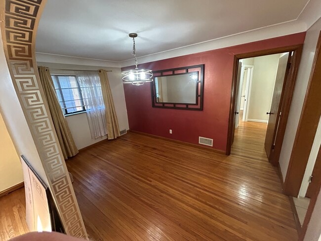 Comedor - 2677 Powhattan Pky