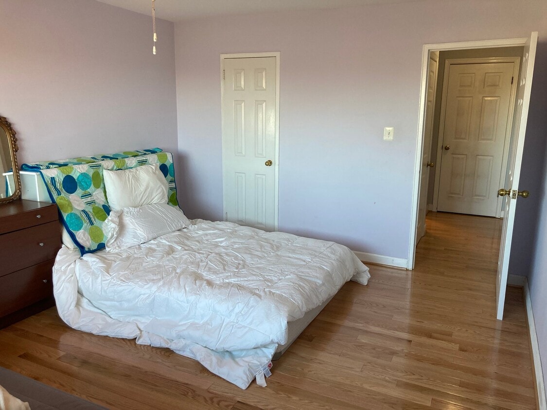 Photo - 1300 S Arlington Ridge Rd (Arlington, VA)