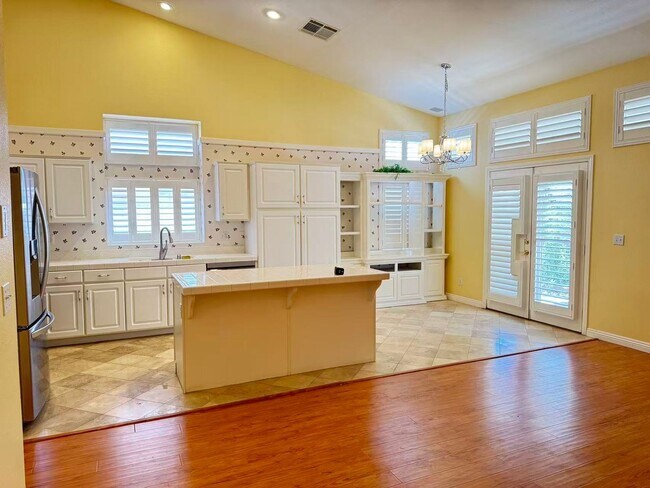 Foto del edificio - Charming single-story house with 3 beds and 2 baths