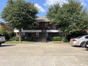 Building Photo - 1103 Circle M Dr