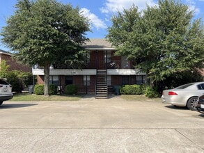 Building Photo - 1103 Circle M Dr