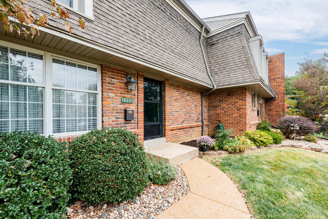 Main Entrance - 4329 Chateau de Ville Dr