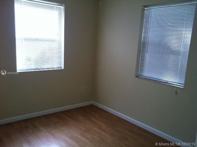 Foto del edificio - 1565 NE 48th St