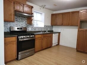 Building Photo - 44418 Bayshore Ave