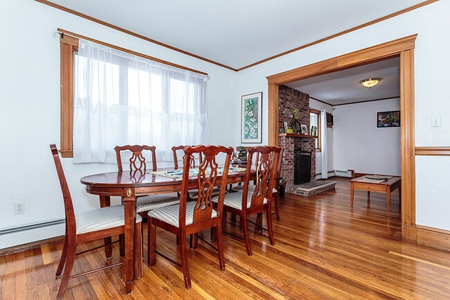 Dining Room - 90 Gordon St