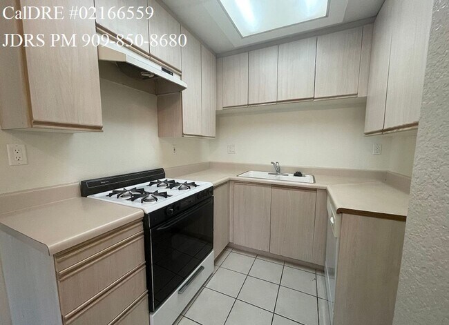 Building Photo - Diamond Bar 2 Bedroom Condo