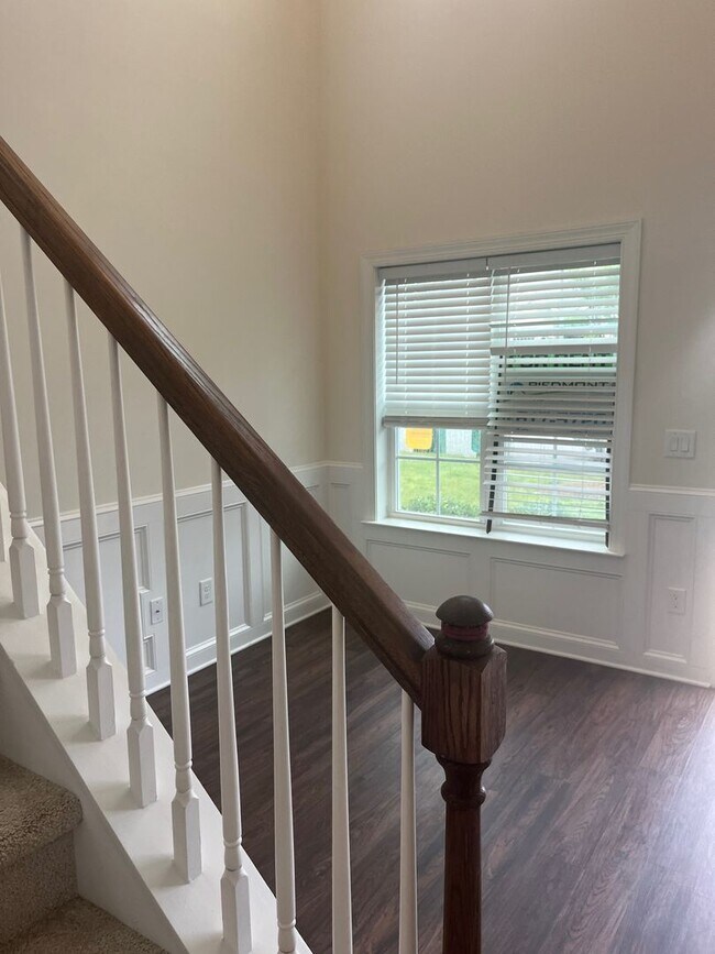 Building Photo - Brick Townhome in Walkertown NC