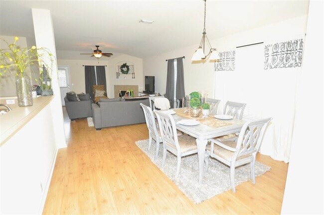 Foto del edificio - 4733 Foster Hill Ct