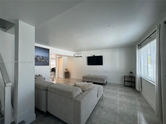 Foto del edificio - 1904 SW 28th St