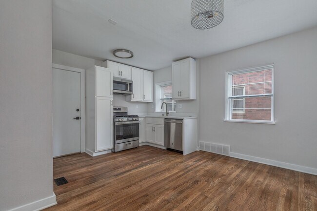 Foto del edificio - 5912 Loughborough Ave