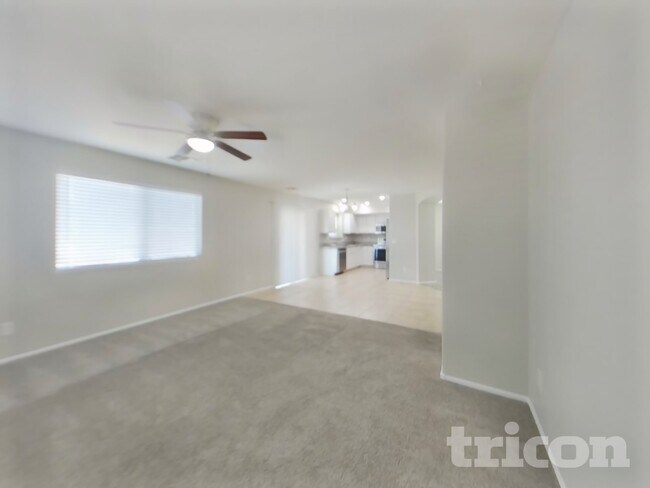 Building Photo - 930 W Mesquite Tree Ln