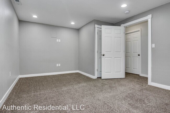 Building Photo - 5 br, 2.5 bath House - 1503 E 910 S
