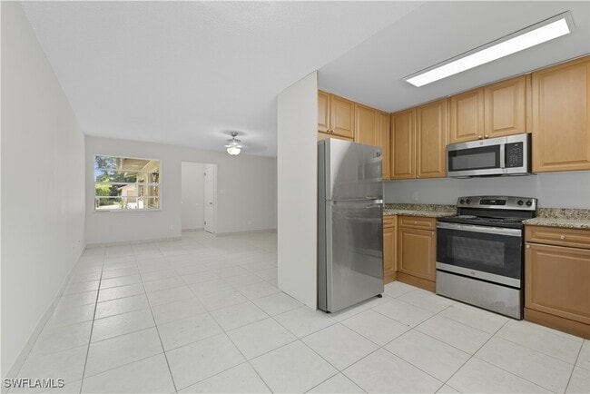 Building Photo - 1069 Highlands Dr