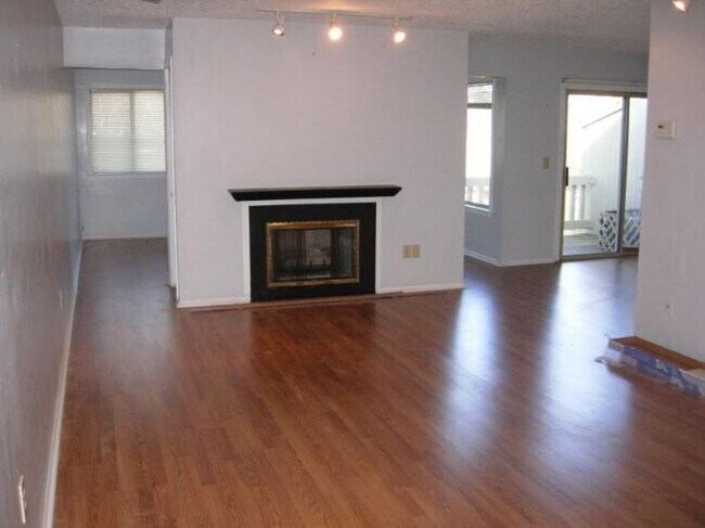 Building Photo - 52 Kayser Ln