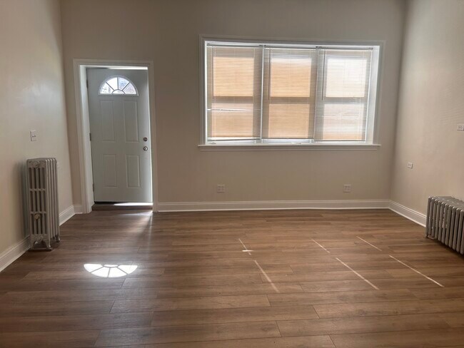 Foto del edificio - 3151 N Long Ave