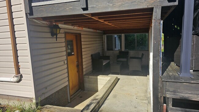 Building Photo - 4242 Panorama Dr