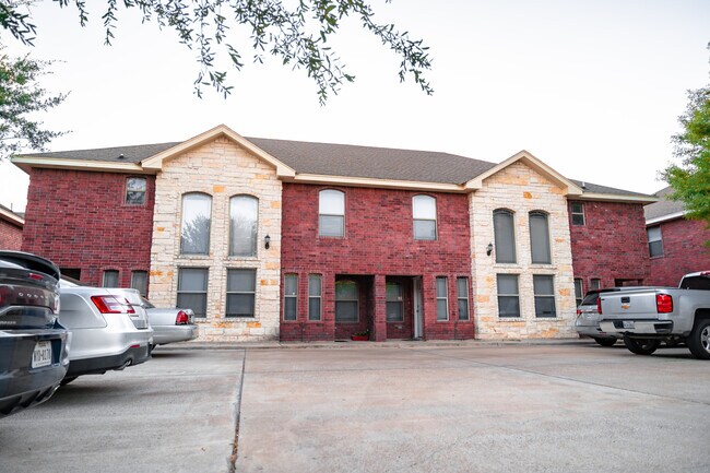 Building Photo - 106 S 48th Ln