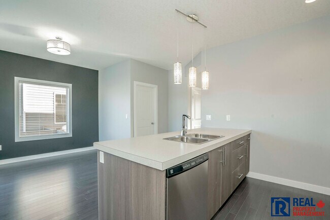 Photo du bâtiment - 8734 - 72nd Avenue