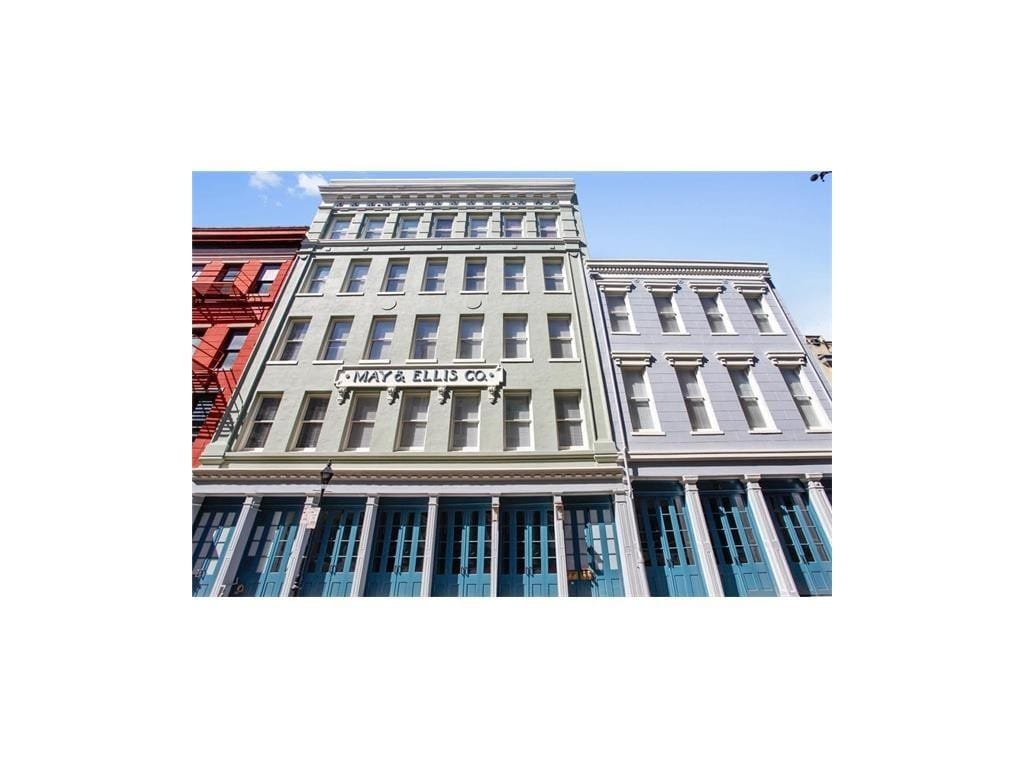 Primary Photo - 221 Chartres St