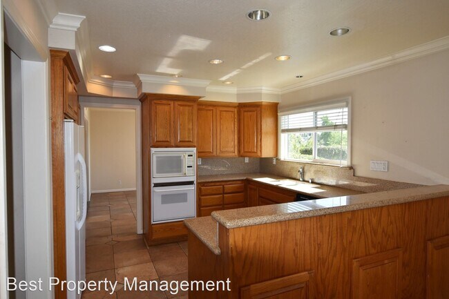 Building Photo - 4 br, 2.5 bath House - 1220 Marcus Court