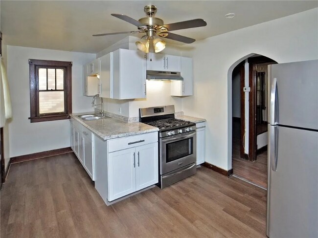 Building Photo - 823 Catherine St