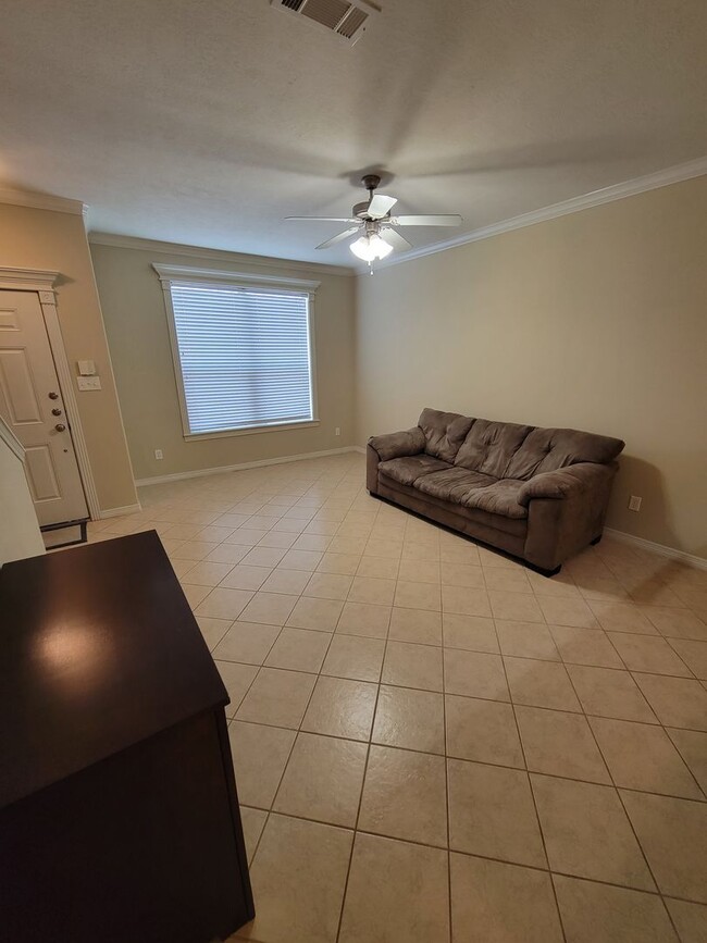 Foto del edificio - College Station - 2 bedroom / 2.5  bath to...