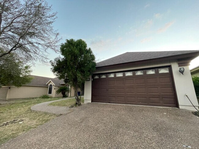 Building Photo - 314 Cinnamon Teal Loop