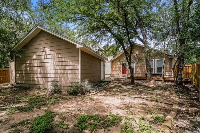 Foto del edificio - 539 Willow Grove Dr
