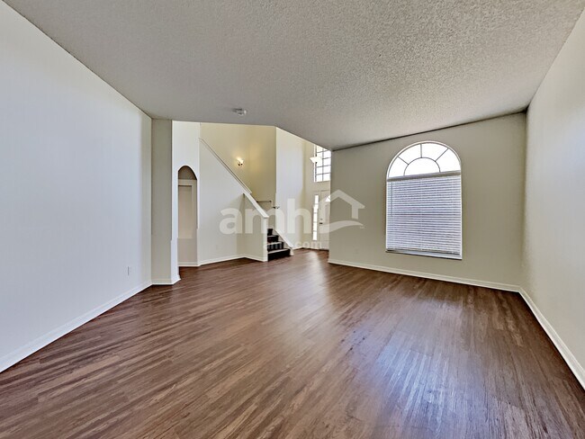 Building Photo - 1921 Darlin Cir