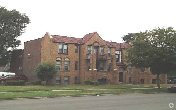 Primary Photo - Ambassador Apartments