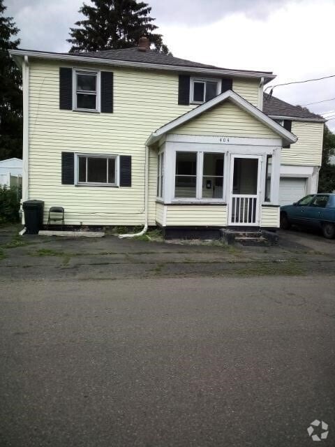 Building Photo - 404 Perry St