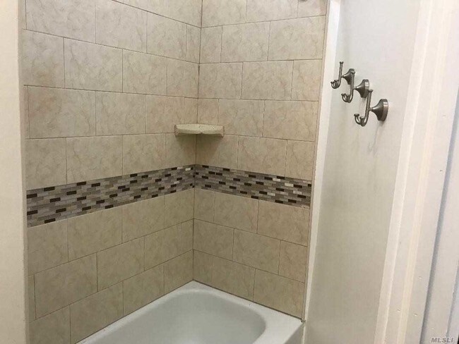 Building Photo - 195 Autumn Ave