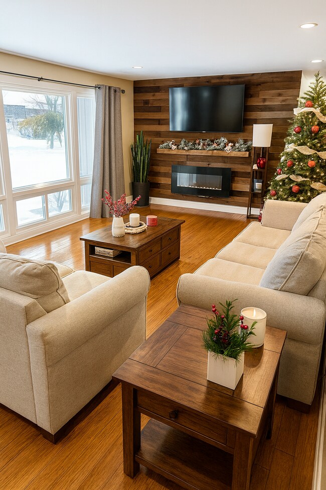 Building Photo - 12418 White Oak Dr