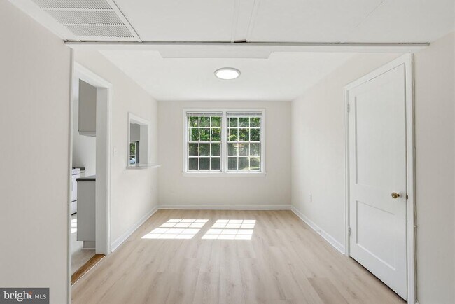 Foto del edificio - 6605 Potomac Ave