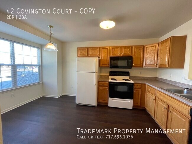 Foto del edificio - Spacious 3 Bedroom Town Home