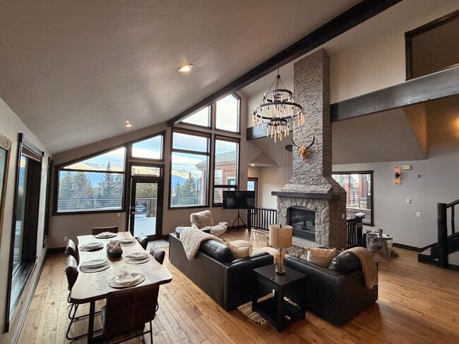Building Photo - Gorgeous furnishings, Views, Luxury, Deck, Fireplaces, 4 bedroom in Breckenridge. Winter Seasonal...