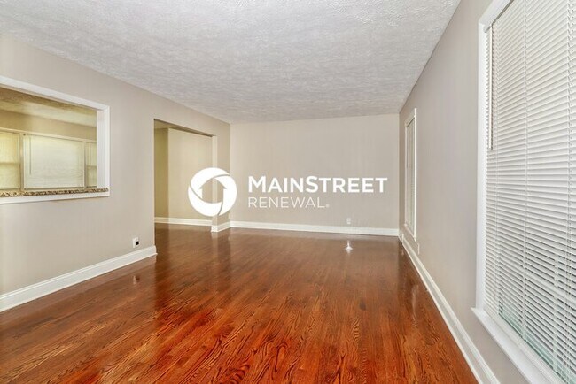 Photo - 4 Bedroom Pet-Friendly Home in Louisville,...