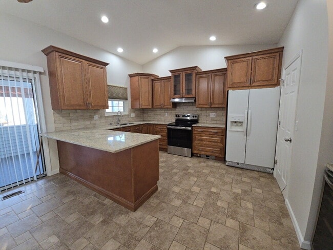 Building Photo - 4 Edam Ct