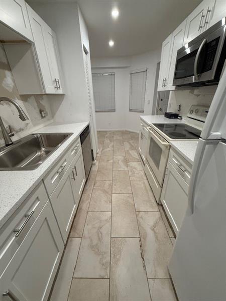 Foto del edificio - 1200 SW 124th Terrace