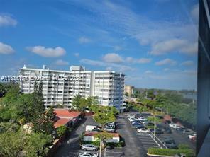 Building Photo - 1300 NE Miami Gardens Dr