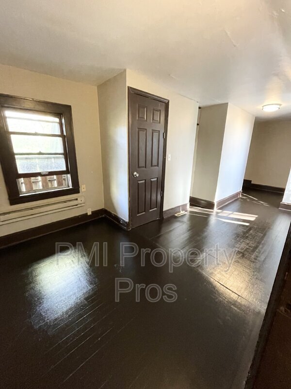 Foto del edificio - 6712 W Villard Ave