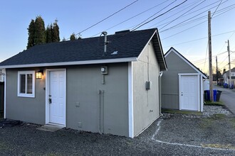 Building Photo - 1914 Wetmore Ave