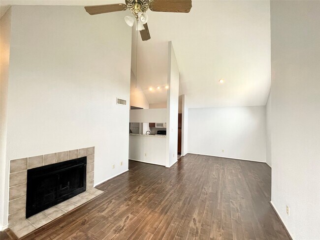 Building Photo - 14550 Fonmeadow Dr